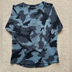 NALLY & MILLIE KNIT SWEATER